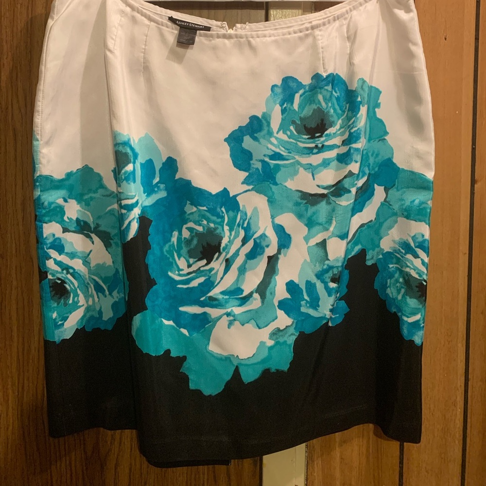 Plus size floral midi floral skirt.